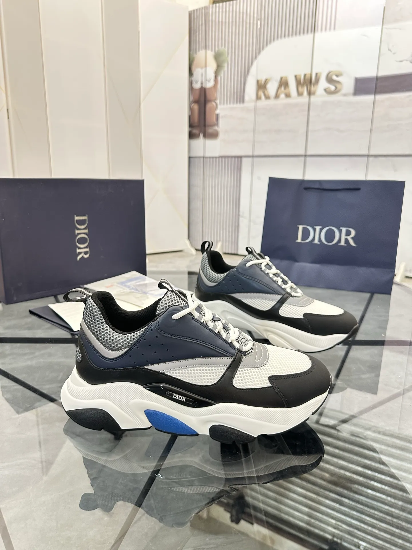 Men's shoes: 💰P460¥ Ready in Guangzhou, fully packaged Product trademark: Dior* "Dior*" low-top casual shoes Regular size: 38-46 (can be customized to 47) B22 Product materials: imported cowhide leather upper spliced ​​with original fabric, breathable lining, original outsole. Number: 920